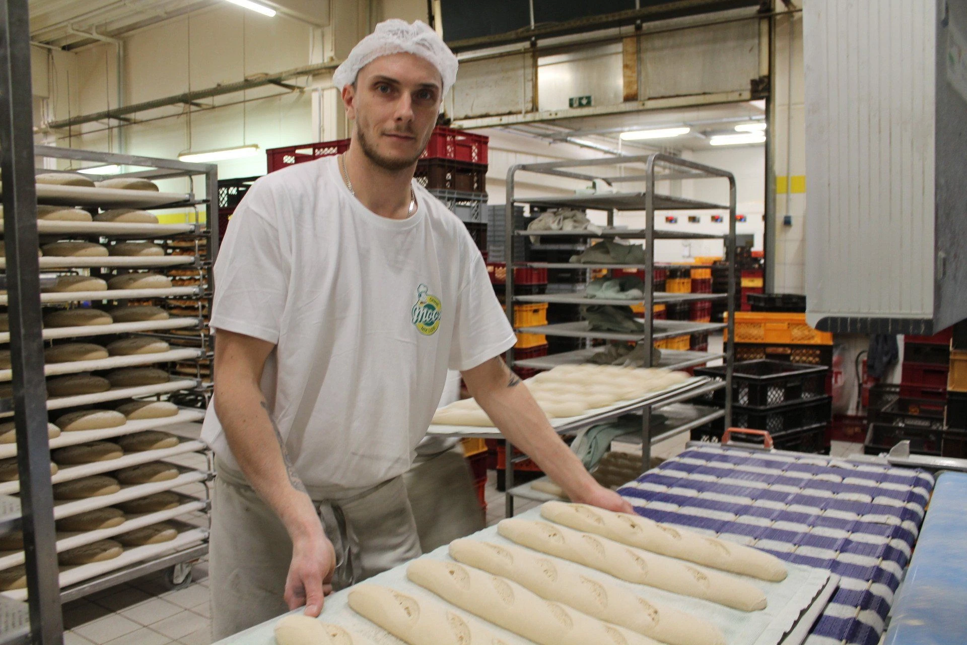 Bäckermeister in der Backstube