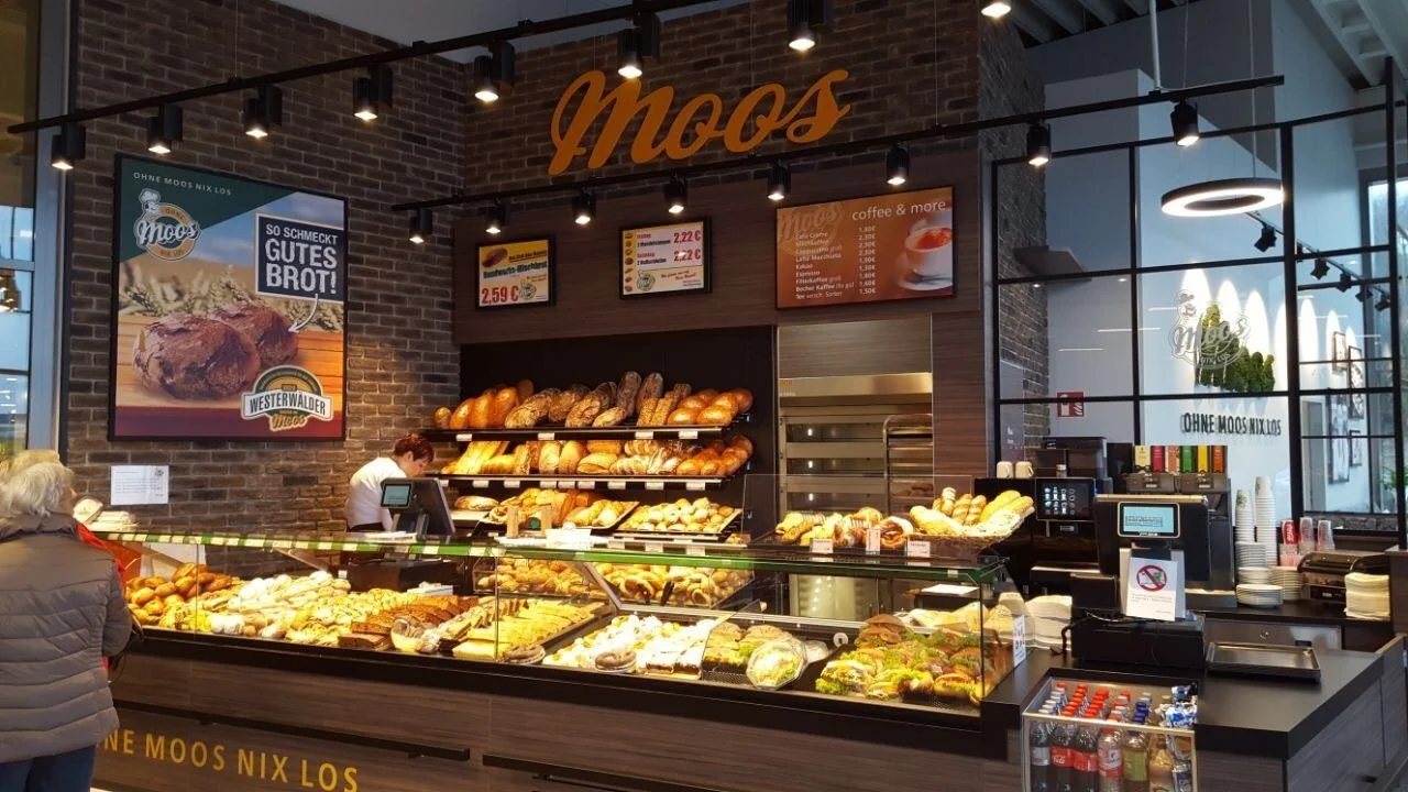 Moos-Filiale mit Verkaufstheke